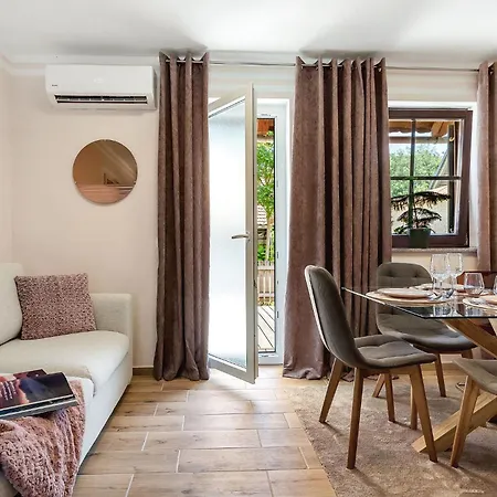 Garden House 202 By Sigismundi *