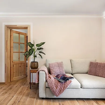 Garden House 202 By Sigismundi