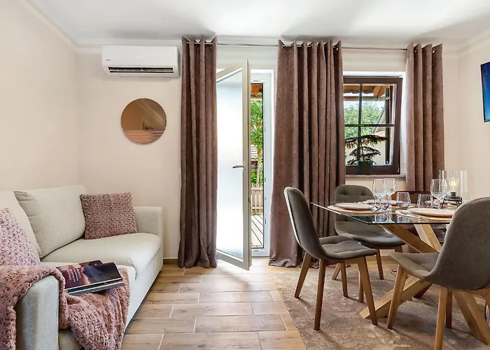 Garden House 202 By Sigismundi *