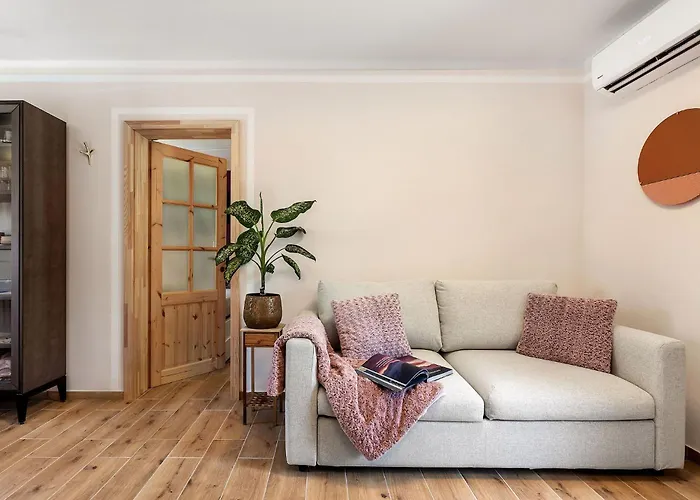 Garden House 202 By Sigismundi